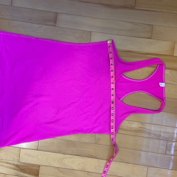 2 LuluLemon Racer Back Tanks Size 8 - Picture 9 of 9